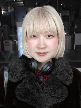 ボコカ(bococa) 【Vicky指名】ホワイトベージュブリーチカラーミニボブ