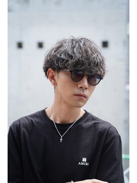 フィフス トウキョウ (fifth TOKYO) 緩め波巻きパーマツイストスパイラルパーマシャドウパーマ