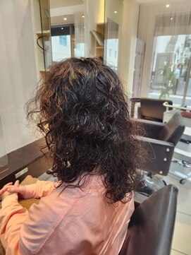 スティラ スムース 高田馬場(Stilla smooth) ミディアムパーマ ナチュラルスパイラル