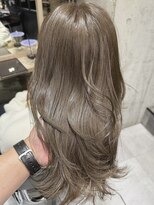 ディーエックス スリー(Dxxxx III)&nbsp;ブリーチなし ミルクティーベージュ 透明感カラー 顔周りカット