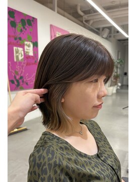 サニーズ(SUNNY'S by CONKS) 外ハネレイヤーボブ×イヤリングカラー