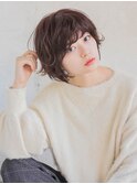 ショートスタイルで大人フェミニンな雰囲気に！