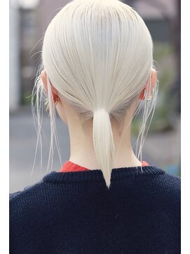 アルカナ 明治神宮前原宿(ARCANA) ホワイトヘア ブロンドヘア 抜きっぱなしブリーチ ケアブリーチ