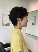 可愛いくせ毛のショート