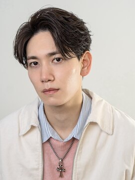 オーシャントーキョーオーバー 渋谷(OCEAN TOKYO OVER) 韓国ヘアカルマパーマコンマバングセンターパート黒髪ウルフ