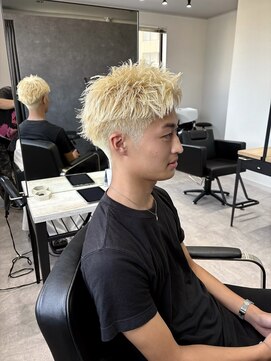 ブースト(BOOST) スパイキー×ブロンド