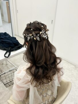 ディティカレスト(Dityca rst) ハーフアップ