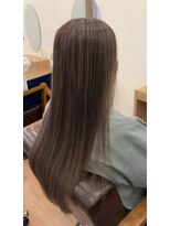 ウェリナ(welina)&nbsp;赤みを消した透明感カラー/白髪ぼかしロング