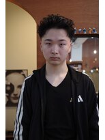 エディ(Edy)&nbsp;メンズウルフカットスパイキーショートスキンフェード眉毛カット