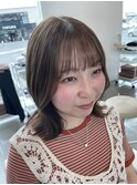 赤みを抑えたオリーブベージュで透明感たっぷり♪