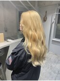 抜きっぱなしブロンドヘア