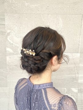 サロン Salon アイ アート お呼ばれヘアセット ゆるっとシニヨン