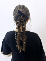 ヘアセット&メイク専門店 カスミ(Kasumi)&nbsp;編み下ろしポニー