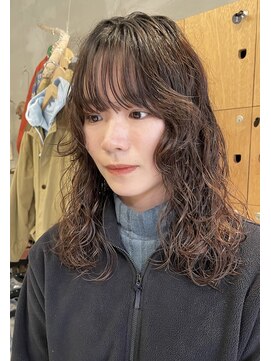 ウェウェ(wewe) ロングレイヤーニュアンス束感ゆるめパーマ