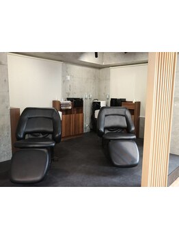 【隠すためではなく魅せるグレイカラー】髪質やダメージ、白髪に合わせておしゃれなカラーをご提案♪