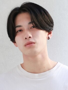 ステラ(STELLA) センターパート カルマパーマ アッシュブラック 20代