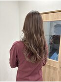 ロングヘア細めハイライトカラーミルクティーグレージュ