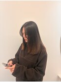 低めレイヤーと長め顔周りカット