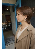 ヘアアンドビューティー クローバー(Hair&Beauty Clover)&nbsp;ダークアッシュ/モカブラウン/大人のショート
