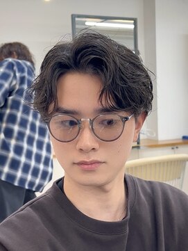 リンダ(LYNDA) フェザーショート/ナチュラルサーフカール/センターパート/仙台