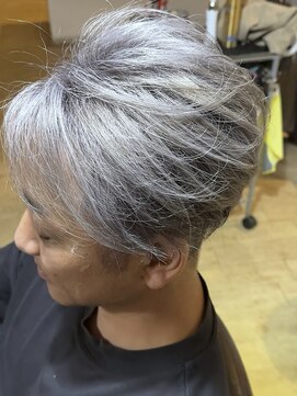 ブレイズヘアー(BLAZEhair) 【脱白髪ハイトーン】ホワイトシャドールーツ×ブリーチ２回