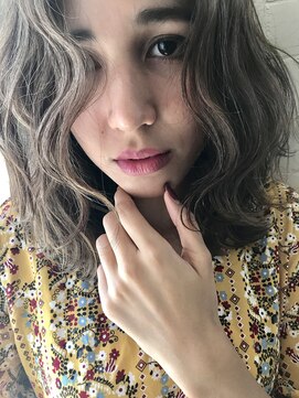 ラべリー 池袋(LOVELEY) グレージュ ひし形シルエット 切りっぱなしボブ エアリー