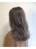 【Mira】　ロングスタイルのアッシュグレー♪
