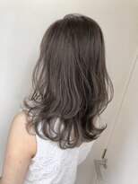 テオ(Theo)&nbsp;Theo /エメラルドアッシュ/ 巻き髪風パーマ／ミディアム