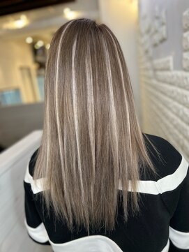 シェルティ フィエル(Shelltie Fiel) ミルクティーハイライト