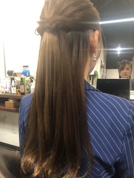 オプ アート(Op Art) ストレートハーフアップ