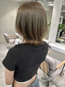 ナナローネス(nana loness) ミディアムレイヤー ミディアムヘア ゆるふわレイヤー 大人ボブ