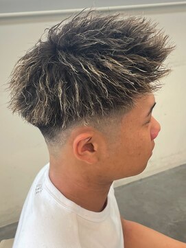 バース バイ ハピネス(BIRTH by happiness) 奈良フェードジェットモヒカン　ツイストパーマ　短髪