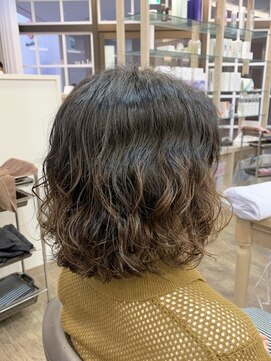 アルターリール(aL ter Rire) 黒髪/ボブルフ/ネビージュ/小顔/ワンレン/福原遼華