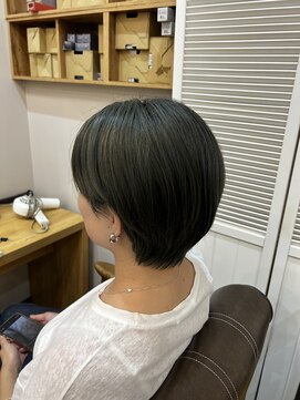 ニコヘアープラス(NICOhair+) ブリーチオンカラーショート