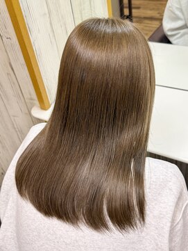 ヘアーズ アンテナプラス(hair's AnteNna+) ベージュ系ハイトーンカラー×髪質改善トリートメント