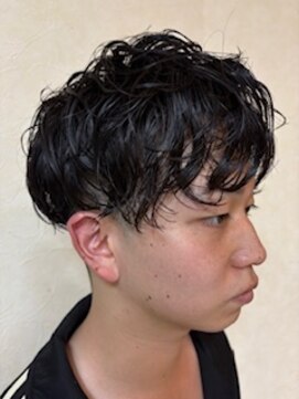 ゆるパーマすっきりツーブロックスタイル