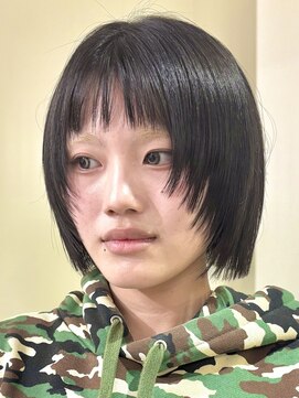 レイヤーカット顔まわりレイヤーボブオン眉暗髪/natsuki 金山