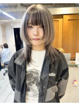 テトラ バイ ネオリーブ 横浜西口店(tetra by neolive) ウルフカットデザインカラーシルバーダブルカラー横浜