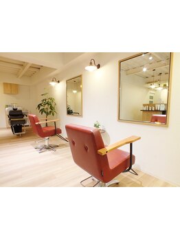 【高槻市駅すぐ／スタッフ一名】オーナースタイリストが仕上げまで担当！人目を気にせず癒される空間◎