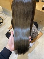 ジーナ 渋谷駅前(Zina)&nbsp;小顔オリーブカラーボブルフハイライトカラークールショート