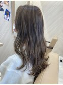 ハイライト+グレージュ+ロングスタイル