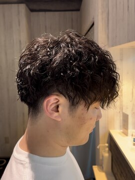 アクシー ヘアーアンドメイク(AXY HAIR&MAKE) スパイラルカルマパーマアップバングアッシュブラック刈り上げ