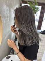 ソルトウォーター(SALT WATER) グラデーションカラー グレージュ レイヤースタイル