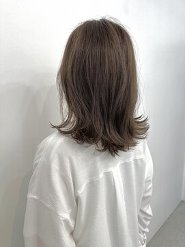 シャイバイブランチ(shy by branch) 外ハネミディアム