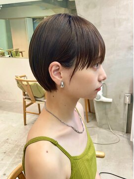 ミィ 浦和(mee) デザインカラーレイヤーカット/ウェットヘア／オリーブベージュ