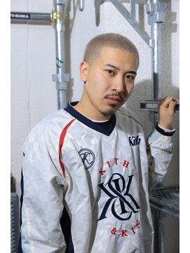 チルチェア 池袋(CHILL CHAIR) バズカット×ブリーチカラー <池袋> <理容室> <バーバー>