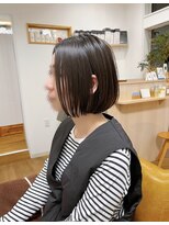 コムヘアー(COM HAIR)&nbsp;ボブ。オリーブブラウン。