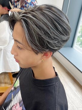 ネオリーブ クーロ メゾン 横浜(Neolive curro Maison) 韓国風センターパート×ハイライト　ニュアンスパーマ