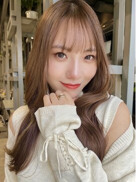 ディーエックス スリー(Dxxxx III) うる艶柔らかベージュ ゆる巻きヘア