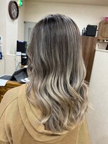ミラシィ 成田(Mirashy)&nbsp;ハイライトカラーミルクティーベージュレイヤーカット